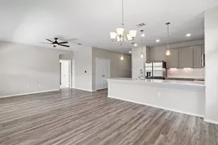 7805 Peccary Dr, Austin, TX 78744 - Photo 6