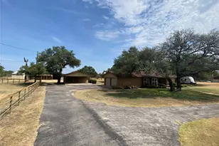 140 Oak Ridge Rd, Georgetown, TX 78628 - Photo 1