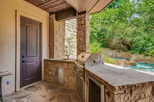 1402 Barclay Dr, Austin, TX 78746 - Photo 32