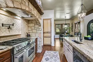1402 Barclay Dr, Austin, TX 78746 - Photo 12