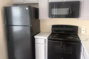 908 Guadalupe St, Lockhart, TX 78644 - Photo 4