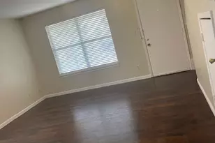 908 Guadalupe St, Lockhart, TX 78644 - Photo 6