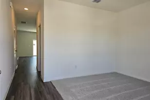 201 Rodgers Rd, Taylor, TX 76574 - Photo 4