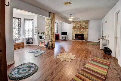 165 Thousand Oaks Drive, Cedar Creek, TX 78612 - Photo 4