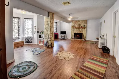 165 Thousand Oaks Drive, Cedar Creek, TX 78612 - Photo 4