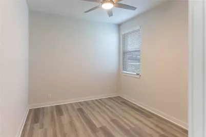 1917 Colonial Avenue, New Braunfels, TX 78130 - Photo 8