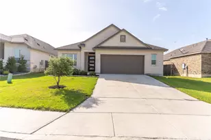 1917 Colonial Ave, New Braunfels, TX 78130 - Photo 2