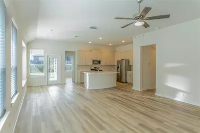 1917 Colonial Avenue, New Braunfels, TX 78130 - Photo 4