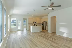 1917 Colonial Ave, New Braunfels, TX 78130 - Photo 4