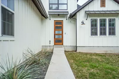 304 N Ronay Drive, Briarcliff, TX 78669 - Photo 4