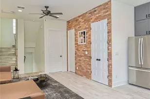 806 E Lydia St, Austin, TX 78702 - Photo 8