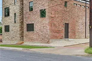 806 E Lydia St, Austin, TX 78702 - Photo 4