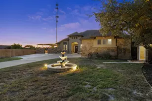 321 Sarahs Ln, Liberty Hill, TX 78642 - Photo 2