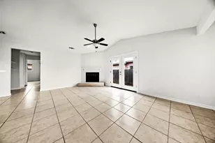 808 Lloyd Ln, Elgin, TX 78621 - Photo 14