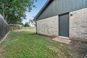 13005 Powderhorn St, Austin, TX 78727 - Photo 38