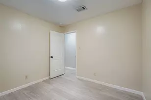 2204 Falcon Hill Dr, Austin, TX 78745 - Photo 22