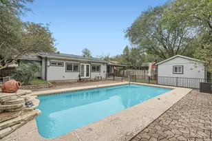 2204 Falcon Hill Dr, Austin, TX 78745 - Photo 2