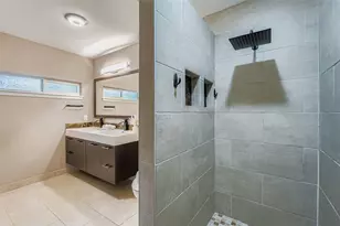 2204 Falcon Hill Dr, Austin, TX 78745 - Photo 4