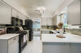 2204 Falcon Hill Dr, Austin, TX 78745 - Photo 8