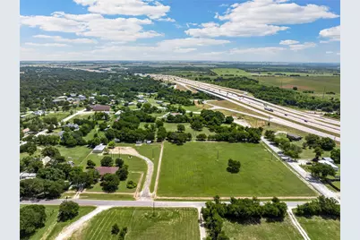 204 Christopher Drive, Bruceville Eddy, TX 76524 - Photo 2