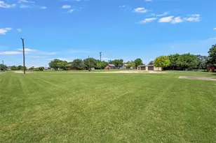 204 Christopher Dr, Bruceville Eddy, TX 76524 - Photo 32