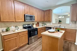 102 Williamson Cove, Elgin, TX 78621 - Photo 6
