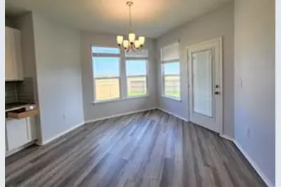 8211 Knoxville Trail, Austin, TX 78744 - Photo 8