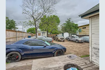 1122 Chicon Street, Austin, TX 78702 - Photo 6