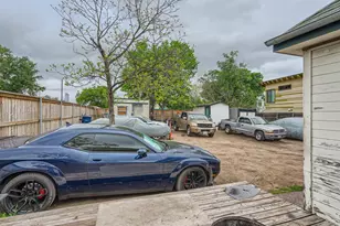 1122 Chicon St, Austin, TX 78702 - Photo 6