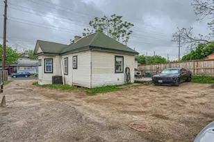 1122 Chicon St, Austin, TX 78702 - Photo 18