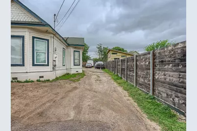 1122 Chicon Street, Austin, TX 78702 - Photo 4