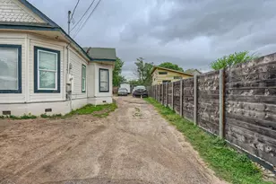 1122 Chicon St, Austin, TX 78702 - Photo 4