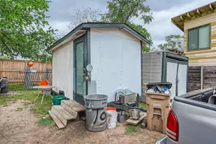 1122 Chicon St, Austin, TX 78702 - Photo 12