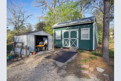 235 Pinehill Drive, Bastrop, TX 78602 - Photo 6