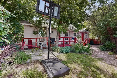 1302 1/2 Walnut Avenue E #2, Austin, TX 78702 - Photo 4
