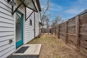 1909 Willow St, Austin, TX 78702 - Photo 20
