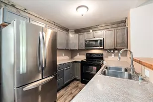 408 Breezing Ln, Spicewood, TX 78669 - Photo 14