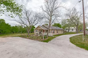 201 Church Hill Ln, Liberty Hill, TX 78642 - Photo 2