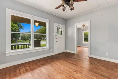 508 Sloan Street, Taylor, TX 76574 - Photo 6