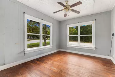 508 Sloan Street, Taylor, TX 76574 - Photo 8
