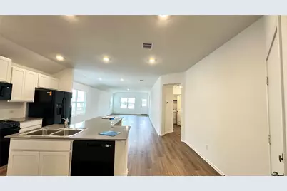 171 Tofalla, Kyle, TX 78640 - Photo 2