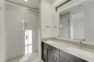 424 Burlington Dr, Buda, TX 78610 - Photo 10