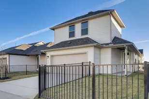 424 Burlington Dr, Buda, TX 78610 - Photo 2