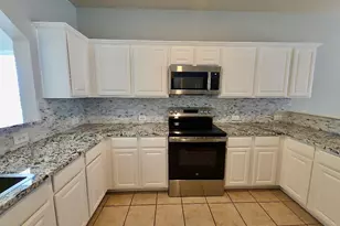 211 Almquist St, Hutto, TX 78634 - Photo 6