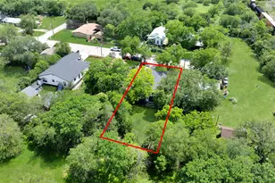 206 Sherwood St, San Marcos, TX 78666 - Photo 2