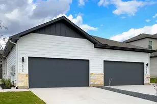 943 Staglin St, Buda, TX 78610 - Photo 2