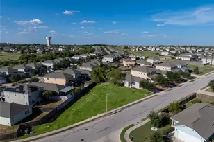 326 Pearl Wy, Buda, TX 78610 - Photo 32