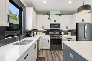 2202 Santa Rita St, Austin, TX 78702 - Photo 8