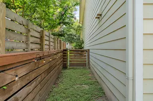 1821 Village Oak Ct, Austin, TX 78704 - Photo 36