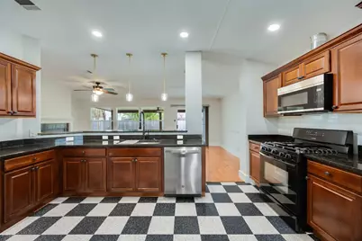 1207 Hughmont Drive, Pflugerville, TX 78660 - Photo 8